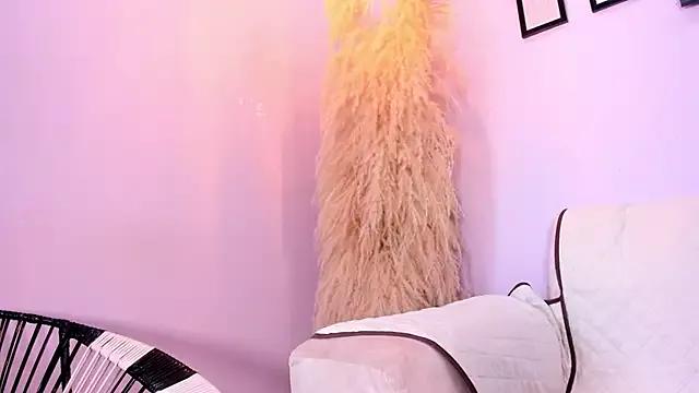 ariana_jhonson1 from StripChat
