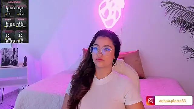Ariana_Pierce from StripChat