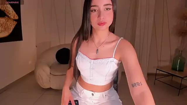 ArianaMonroe_ from StripChat is Freechat