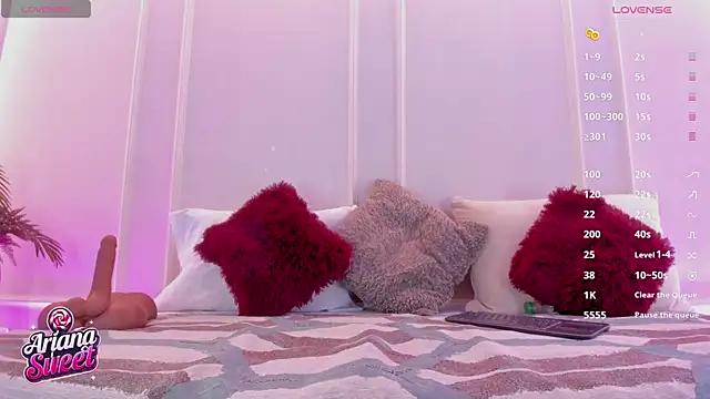 Discover our girls online shows and discover the company of countless livestreamers, with stunning shapes, sex toys and more.