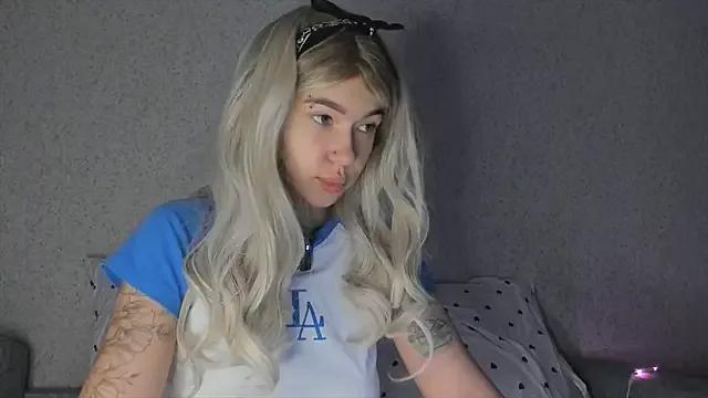 ArianaWalker77 from StripChat is Freechat