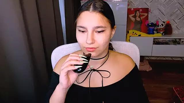 Arianna_Grend from StripChat is Freechat