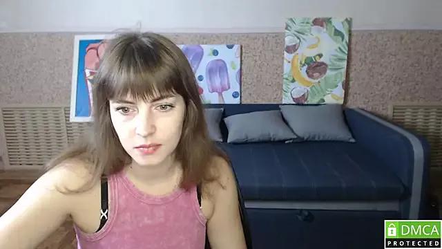 Discover our girls online shows and discover the company of countless livestreamers, with stunning shapes, sex toys and more.