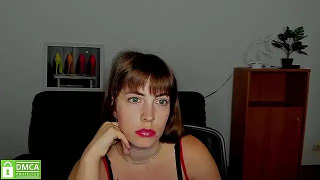 Discover our girls online shows and discover the company of countless livestreamers, with stunning shapes, sex toys and more.