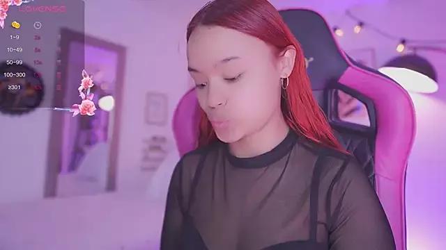 Discover our girls online shows and discover the company of countless livestreamers, with stunning shapes, sex toys and more.