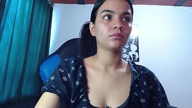 Discover our girls online shows and discover the company of countless livestreamers, with stunning shapes, sex toys and more.