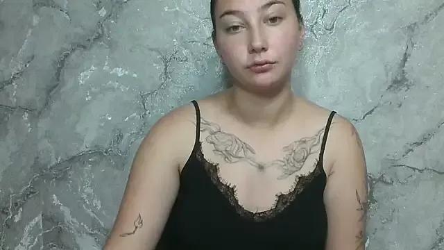 Discover our girls online shows and discover the company of countless livestreamers, with stunning shapes, sex toys and more.