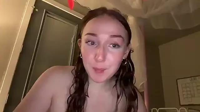 ariellebb2004 from StripChat is Freechat