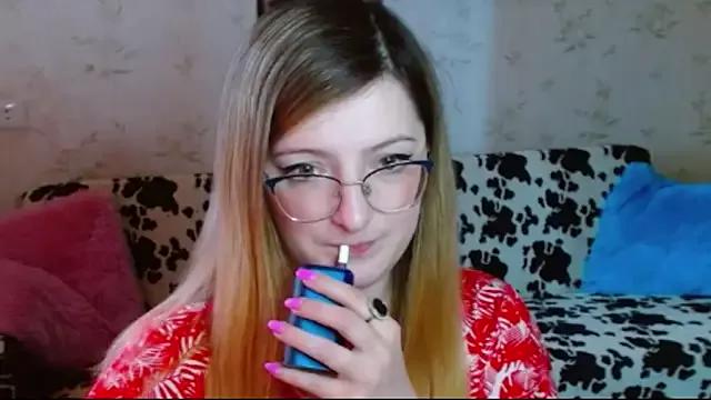 Arielsssplash from StripChat is Freechat