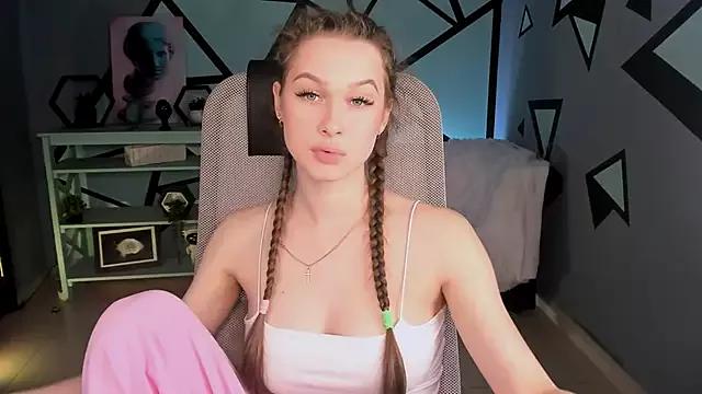 ArielSykes from StripChat is Freechat