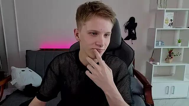 Arlekincrop webcams show profile image 