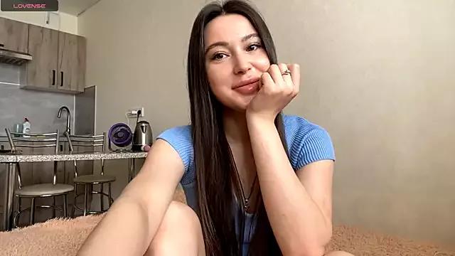 Discover our girls online shows and discover the company of countless livestreamers, with stunning shapes, sex toys and more.