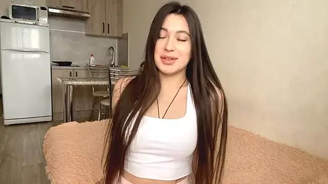 Discover our girls online shows and discover the company of countless livestreamers, with stunning shapes, sex toys and more.
