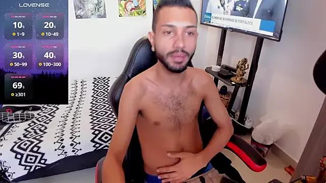 Aron_Baylor from StripChat is Freechat