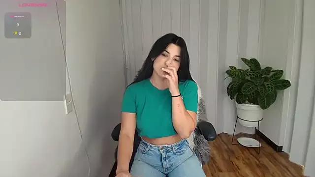 Arya_33 from StripChat