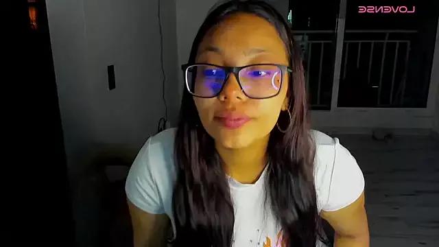 aryana777 from StripChat is Freechat