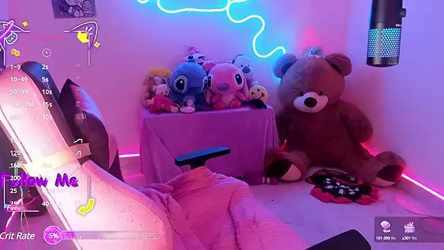 Discover our girls online shows and discover the company of countless livestreamers, with stunning shapes, sex toys and more.