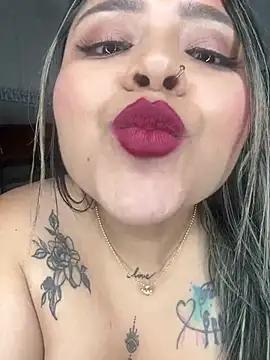 Discover our girls online shows and discover the company of countless livestreamers, with stunning shapes, sex toys and more.