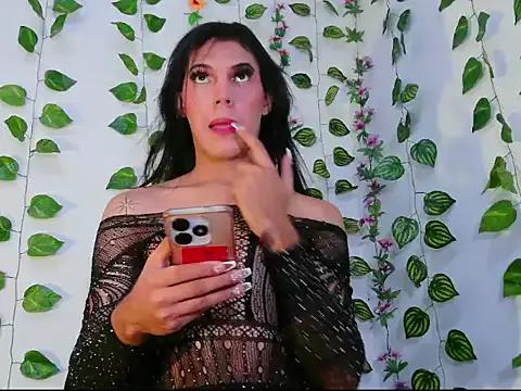 Discover our girls online shows and discover the company of countless livestreamers, with stunning shapes, sex toys and more.