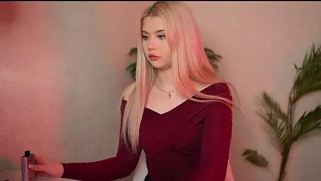 AshleyNikoo from StripChat is Freechat