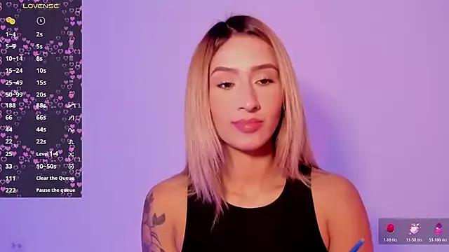 Ashleyroys_111 from StripChat is Freechat
