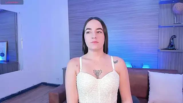 Discover our girls online shows and discover the company of countless livestreamers, with stunning shapes, sex toys and more.