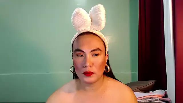 asianayumi from StripChat is Freechat