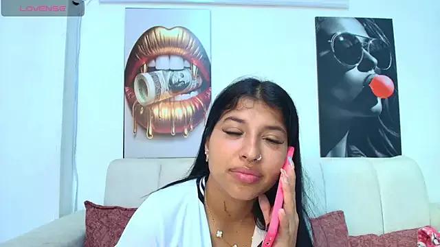 Discover our girls online shows and discover the company of countless livestreamers, with stunning shapes, sex toys and more.