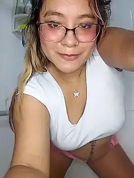 AsshleyVillaloboss webcams show profile image 