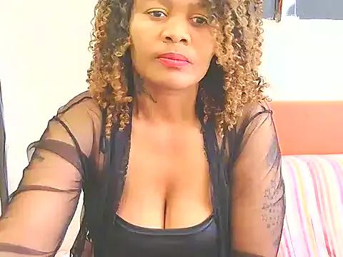 Augustine-Blooomxx from StripChat