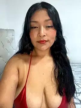 Discover our girls online shows and discover the company of countless livestreamers, with stunning shapes, sex toys and more.