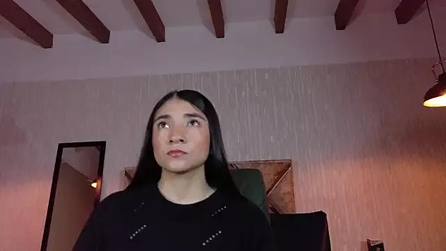 Discover our girls online shows and discover the company of countless livestreamers, with stunning shapes, sex toys and more.