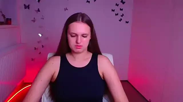 Discover our girls online shows and discover the company of countless livestreamers, with stunning shapes, sex toys and more.