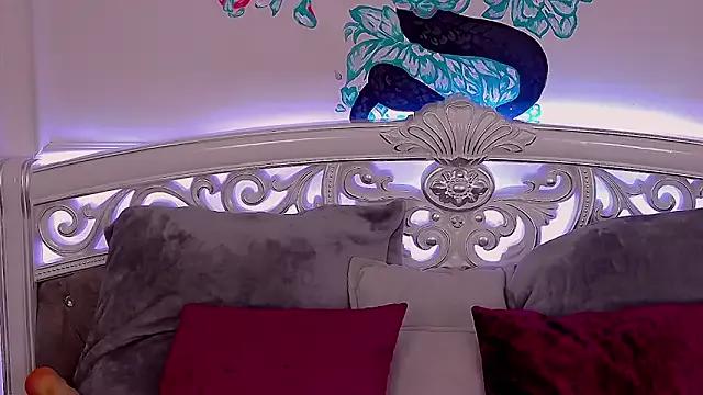 AuroraHanna from StripChat is Freechat