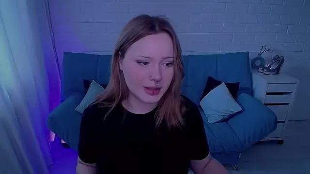 Discover our girls online shows and discover the company of countless livestreamers, with stunning shapes, sex toys and more.