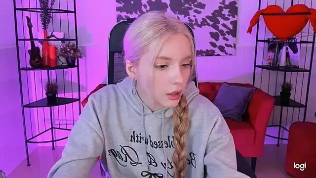 AuroraWrenfield from StripChat is Freechat