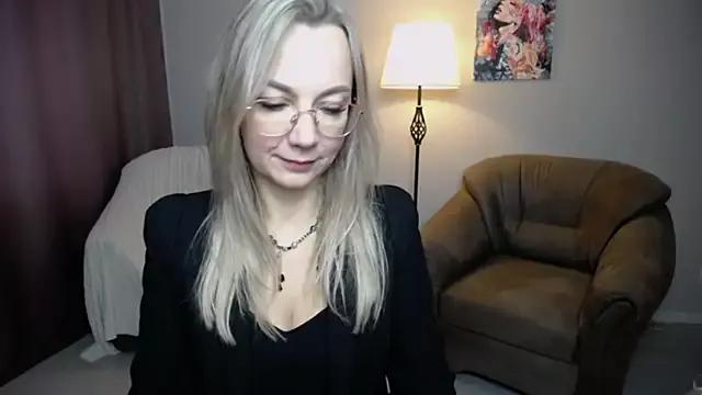 Ava_Elior from StripChat