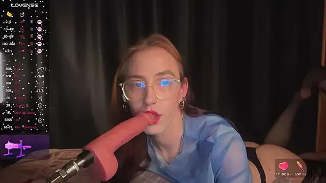 Avril_Pearly_ from StripChat is Freechat