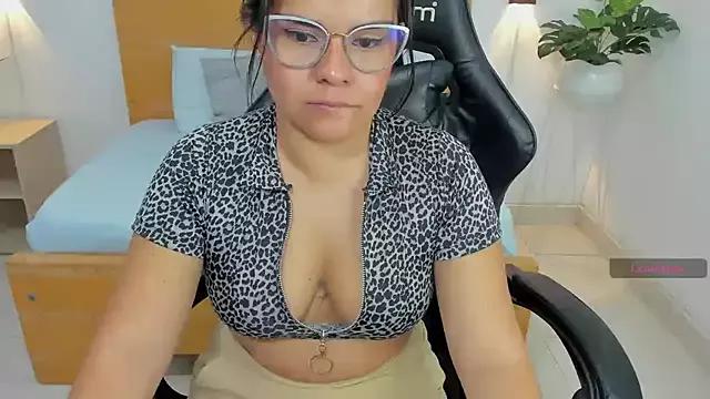 ayla13_ from StripChat