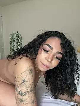 azaraxxxamor from StripChat is Freechat