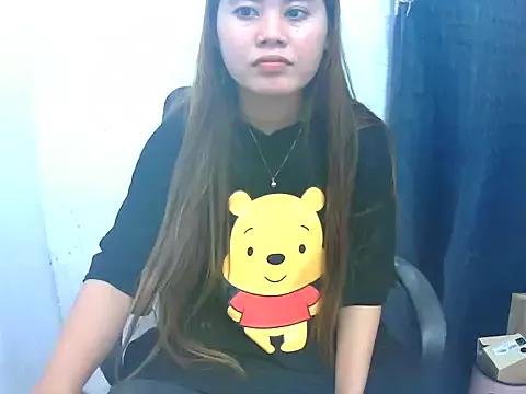 B-e-l-l-e from StripChat