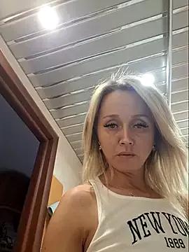 b_l_o_n_d_i_n_k_a from StripChat