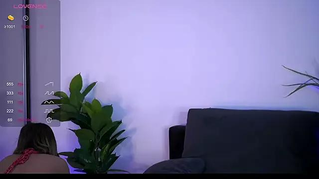 BabbyAisha from StripChat