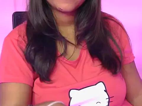 Discover our girls online shows and discover the company of countless livestreamers, with stunning shapes, sex toys and more.