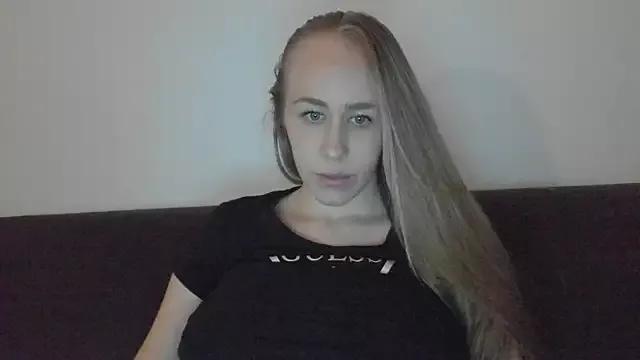 Discover our girls online shows and discover the company of countless livestreamers, with stunning shapes, sex toys and more.