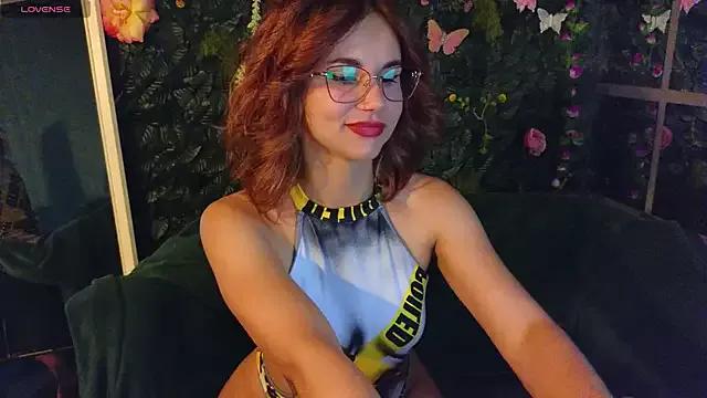 Discover our girls online shows and discover the company of countless livestreamers, with stunning shapes, sex toys and more.