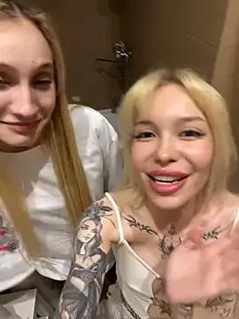 Discover our girls online shows and discover the company of countless livestreamers, with stunning shapes, sex toys and more.