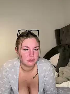 BabyElss from StripChat