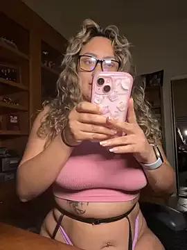 babygirl_ak from StripChat is Freechat