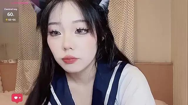 Discover our girls online shows and discover the company of countless livestreamers, with stunning shapes, sex toys and more.